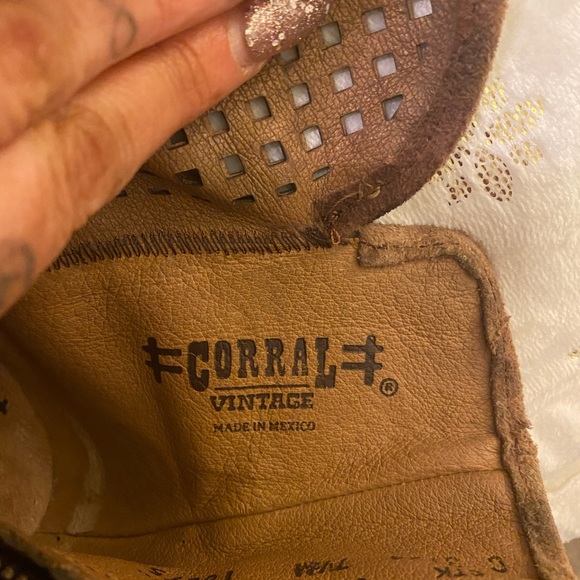 Corral Ankle Boot - Picture 9 of 10